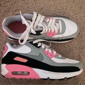 NIKE AIR MAX